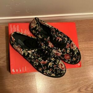 floral sneaker